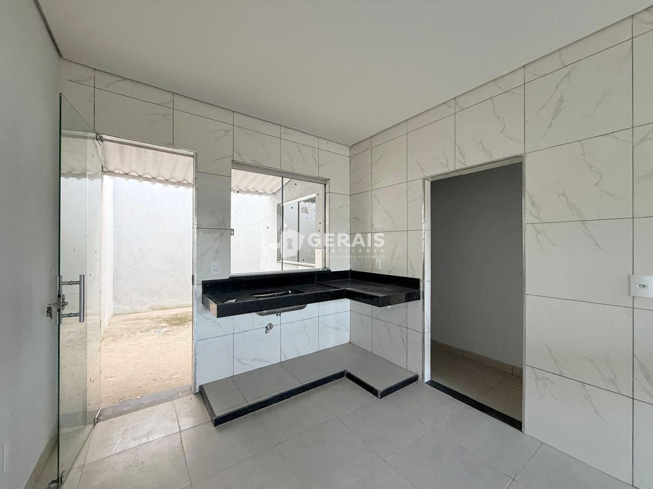 Casa à venda no SANTOS DUMONT: 05 - COZINHA