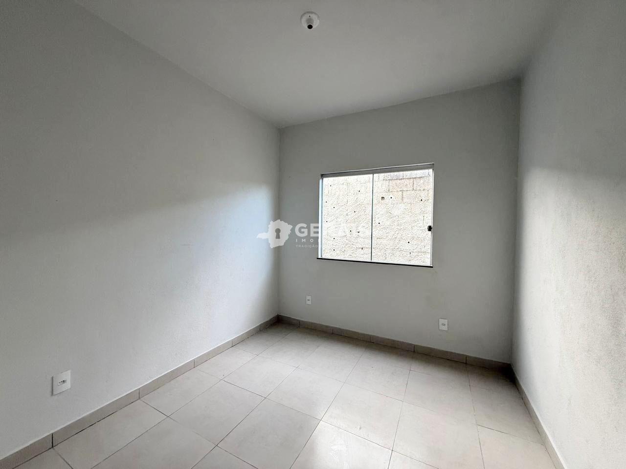 Casa à venda no SANTOS DUMONT: 06 - QUARTO 01