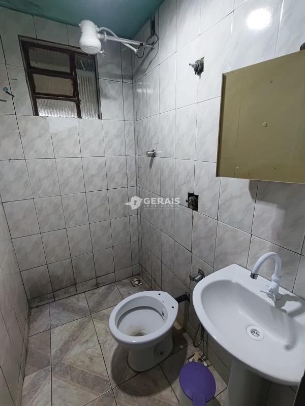 Casa para aluguel no TIETE: 05 - BANHO SOCIAL