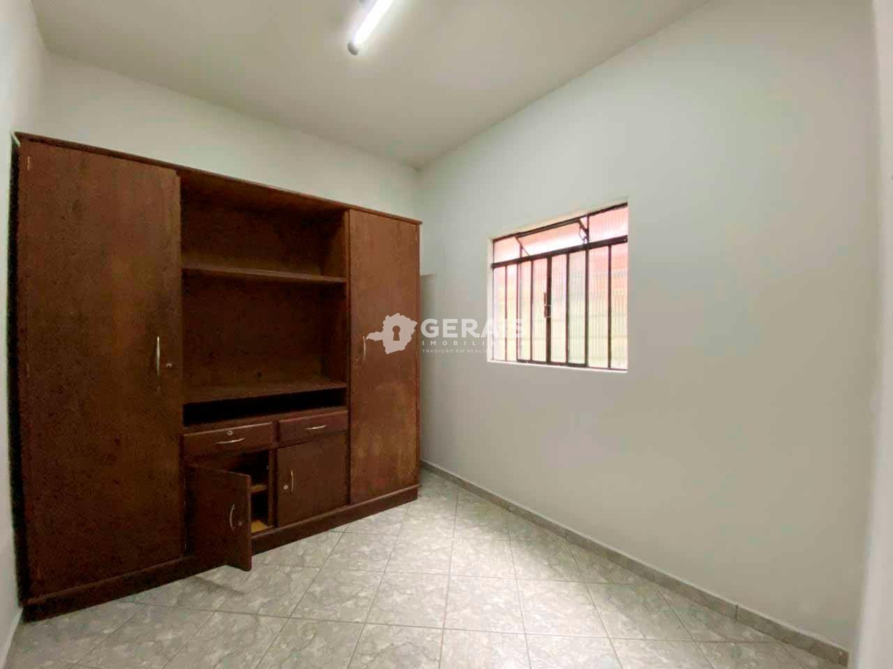 Casa para aluguel no CENTRO: 05 - QUARTO 02