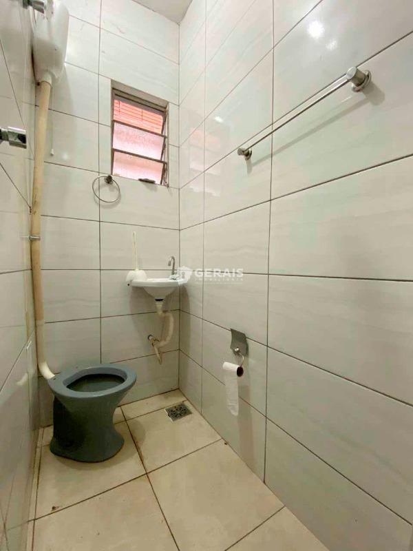 Casa para aluguel no CENTRO: 07 - BANHO SOCIAL