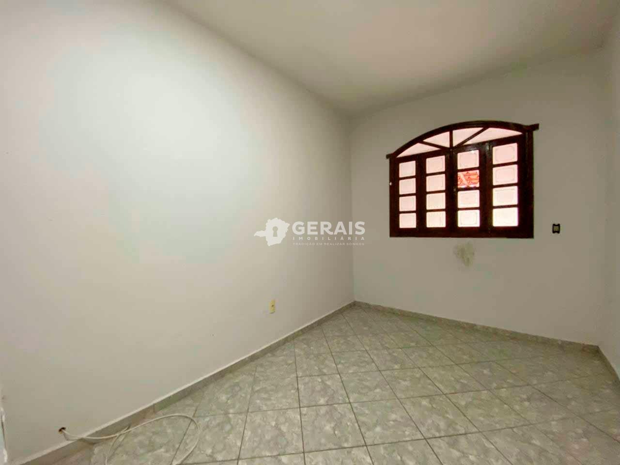 Casa para aluguel no CENTRO: 04 - QUARTO 01