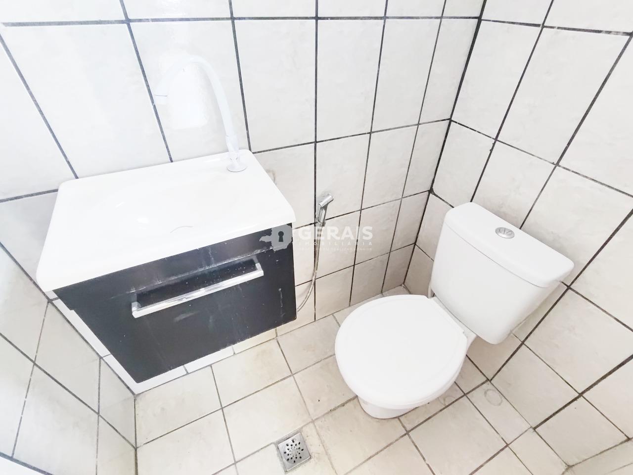 Loja para aluguel no CENTRO: 05- BANHEIRO