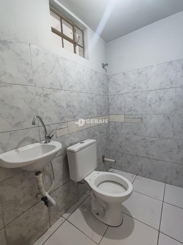 Loja para aluguel no NAÇÕES: 07 - BANHEIRO