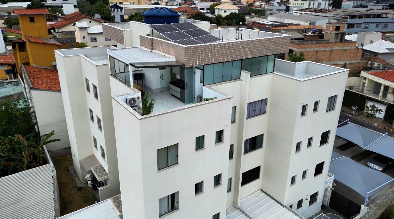 Cobertura à venda no Candelária: 