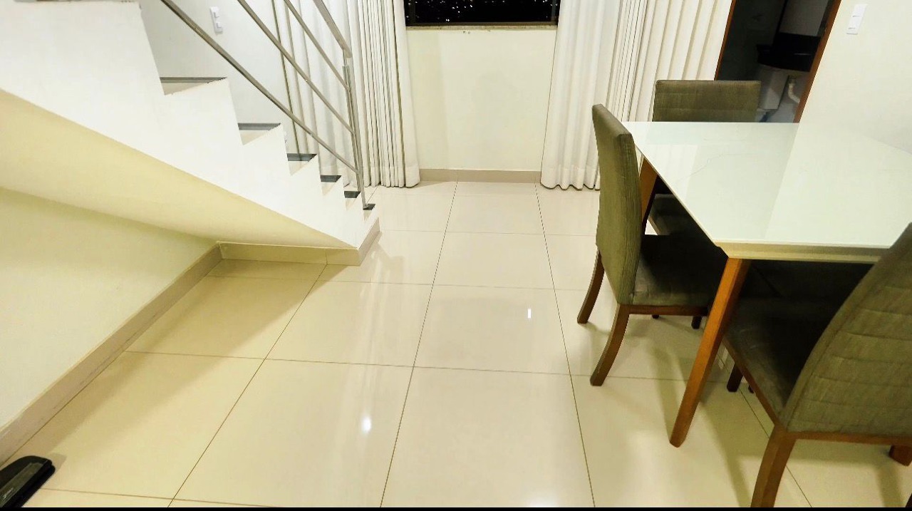 Cobertura à venda no Candelária: SALA 2