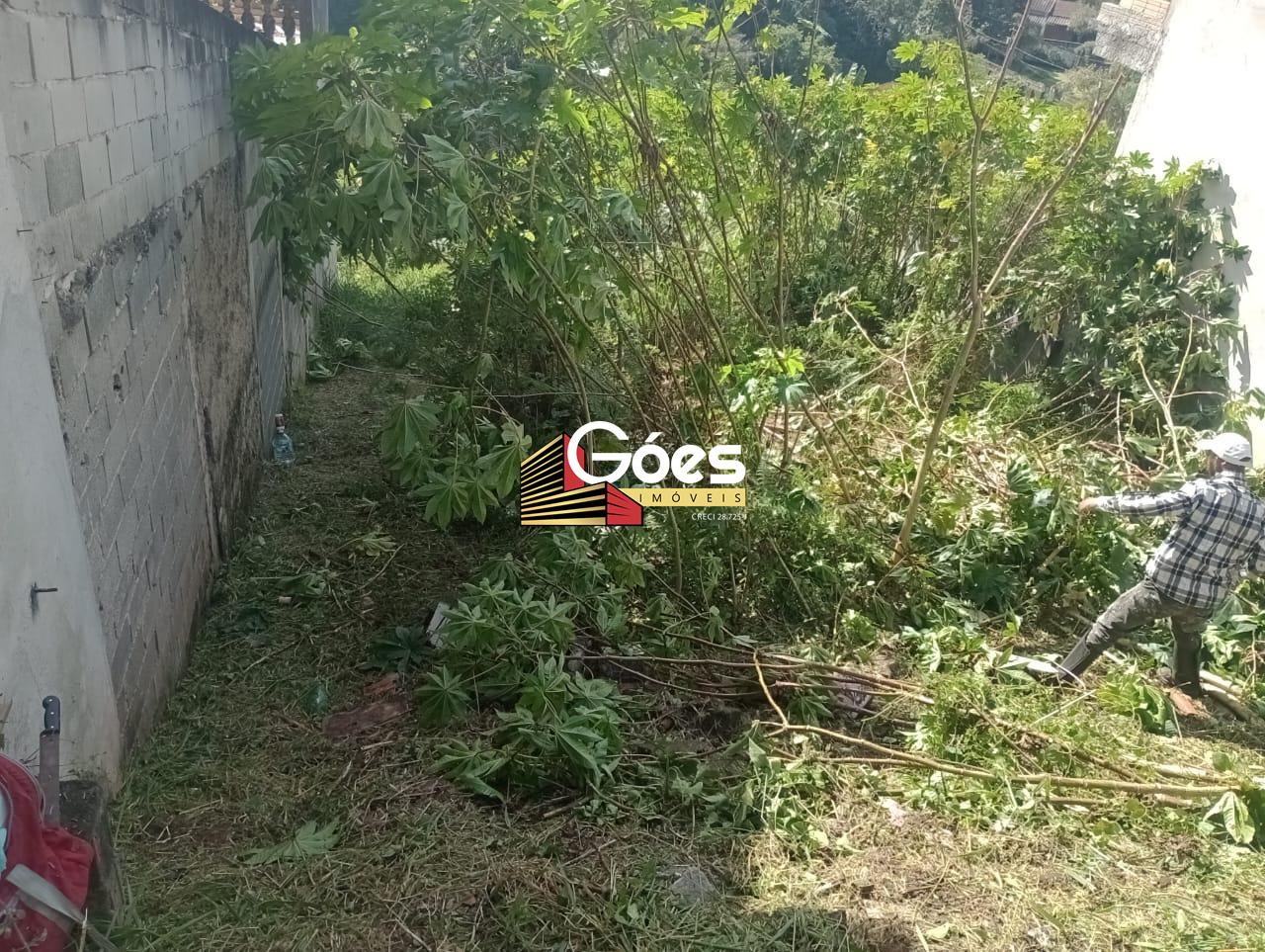 Terreno à venda em Centro Alto: 