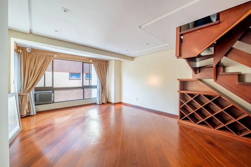 Apartamento com 3 quartos para aluguel, 200m² - Petrópolis - Porto Alegre: 