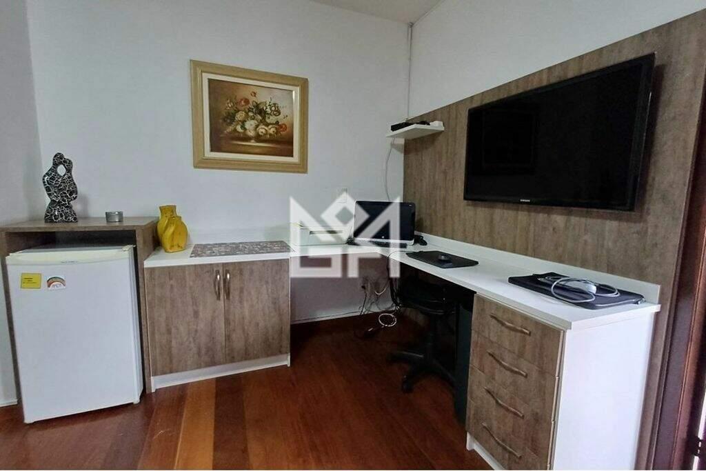 Casa com 3 quartos à venda, 318m² - Jardim do Salso - Porto Alegre: 