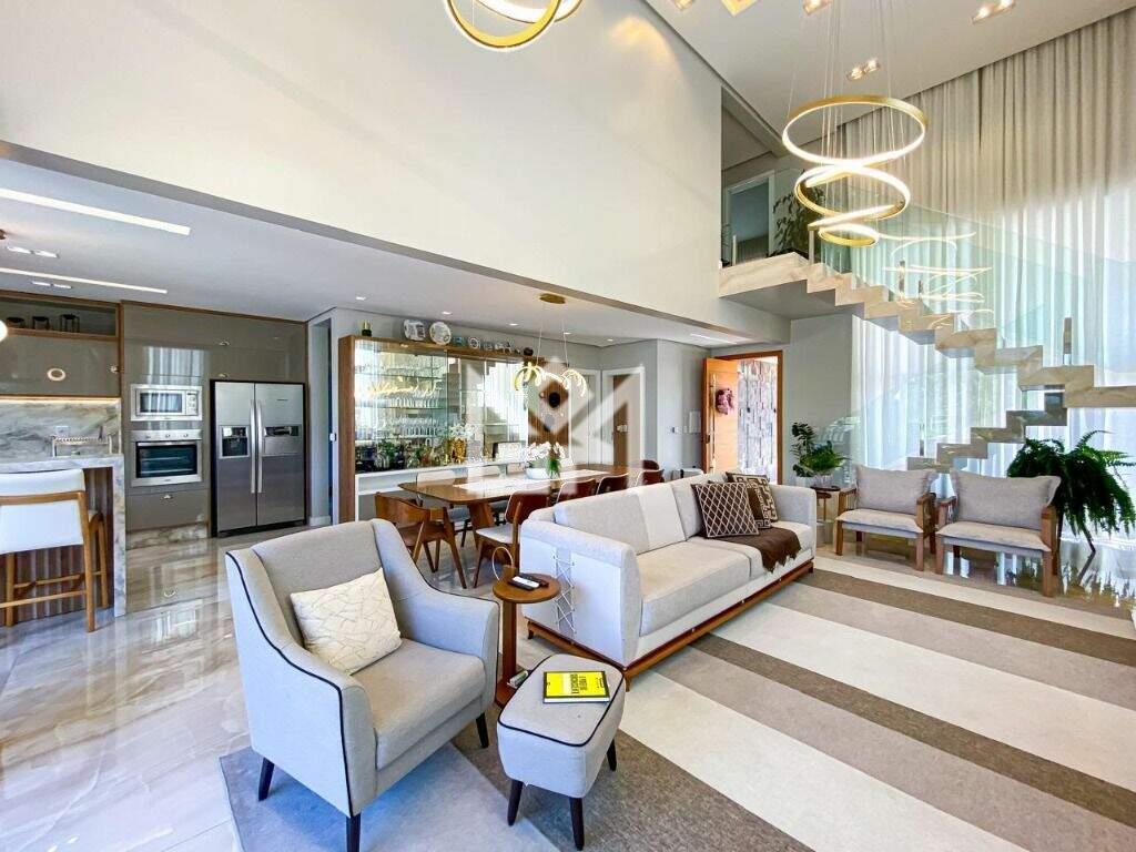 Casa com 3 quartos à venda, 247m² - Centro - Gravataí: 