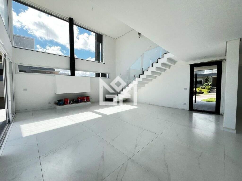 Casa com 4 quartos à venda, 250m² - Vila Nova - Porto Alegre: 