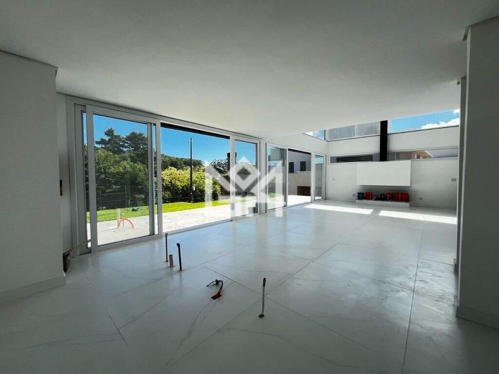 Casa com 4 quartos à venda, 250m² - Vila Nova - Porto Alegre: 