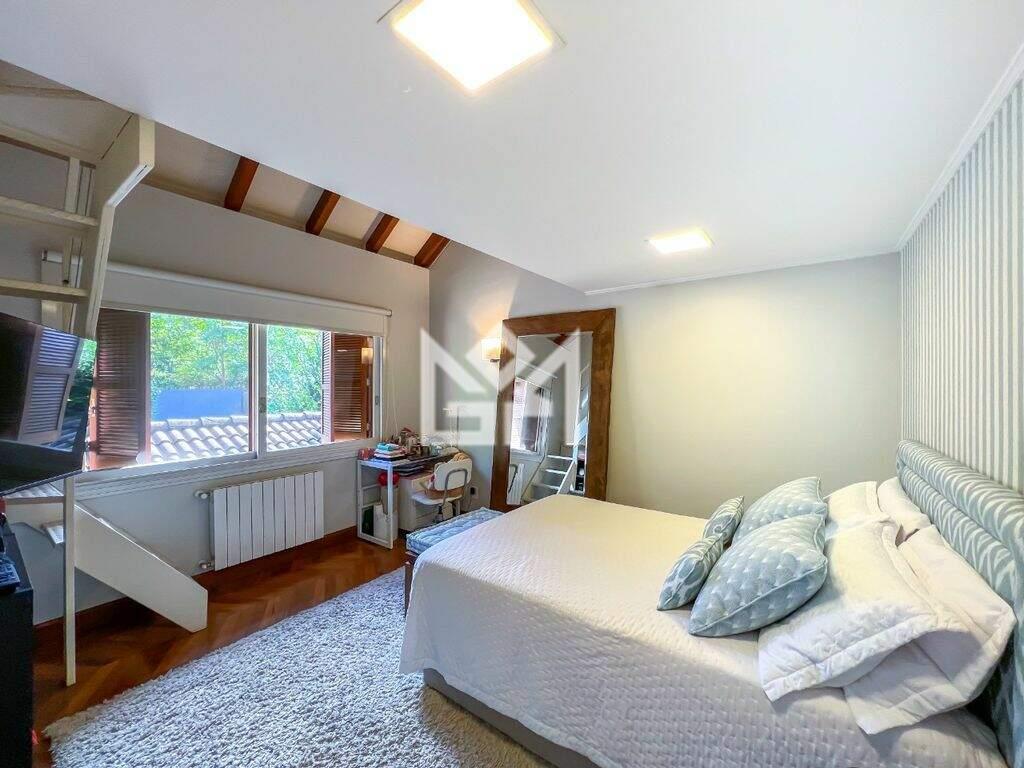 Casa com 4 quartos à venda, 632,98m² - Três Figueiras - Porto Alegre: 