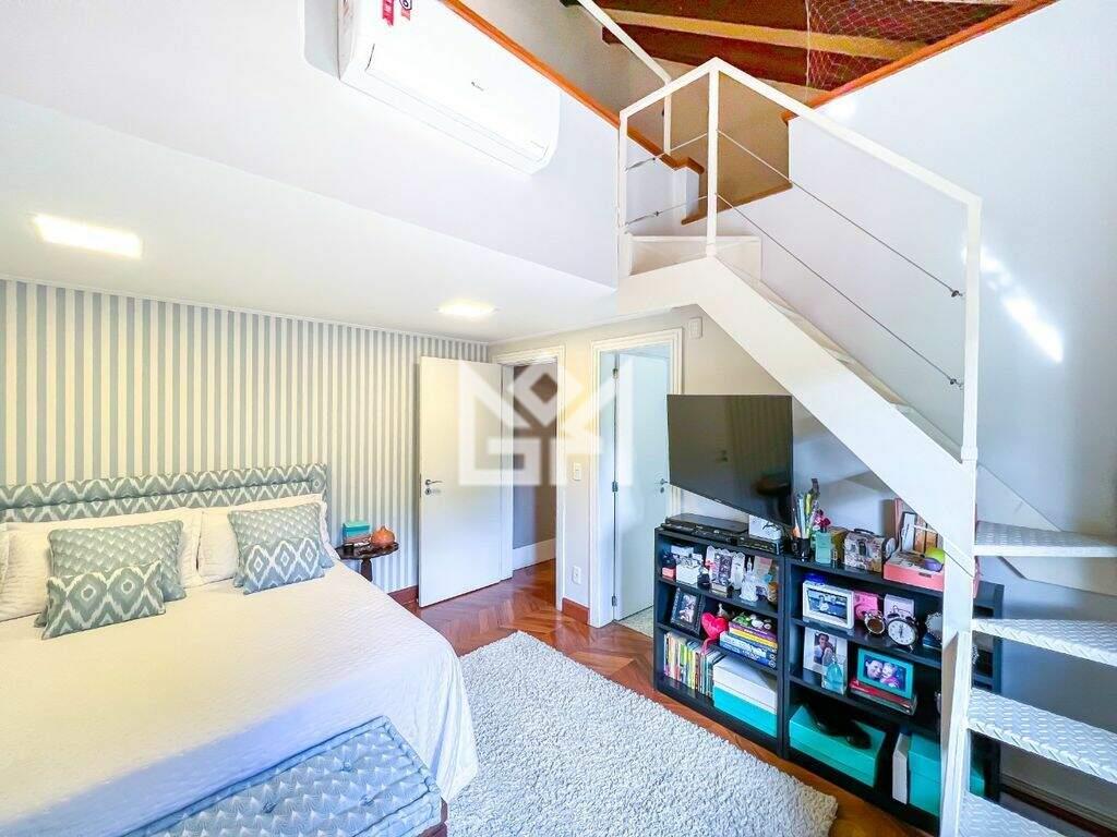 Casa com 4 quartos à venda, 632,98m² - Três Figueiras - Porto Alegre: 