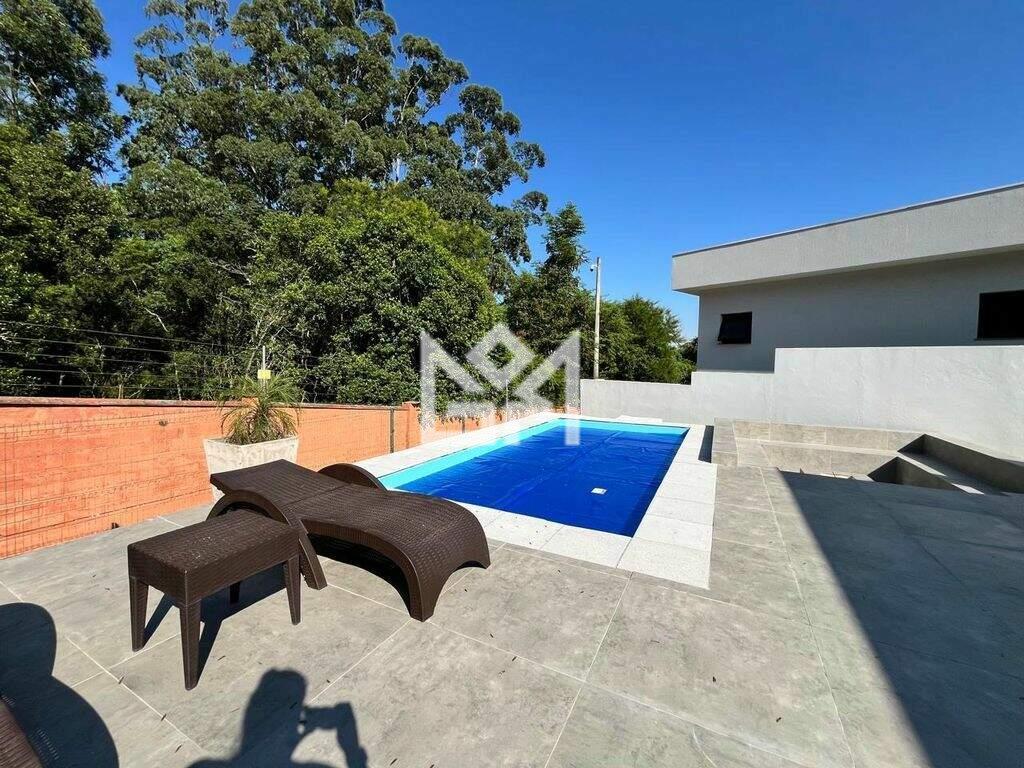 Casa com 4 quartos à venda, 350m² - Vila Nova - Porto Alegre: 