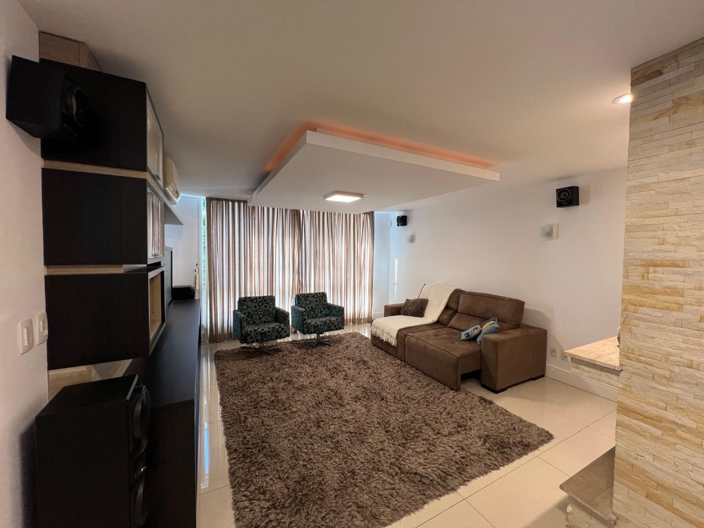 Casa com 5 quartos para aluguel, 250m² - Cascata - Porto Alegre: 