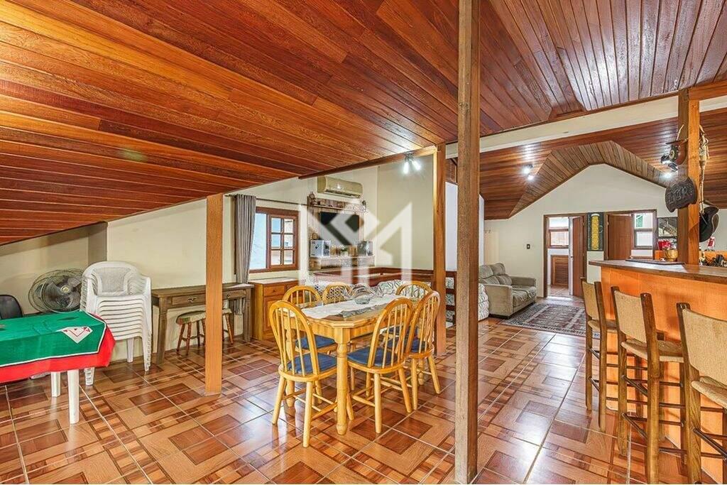 Casa com 5 quartos à venda, 330m² - Vila Ipiranga - Porto Alegre: 