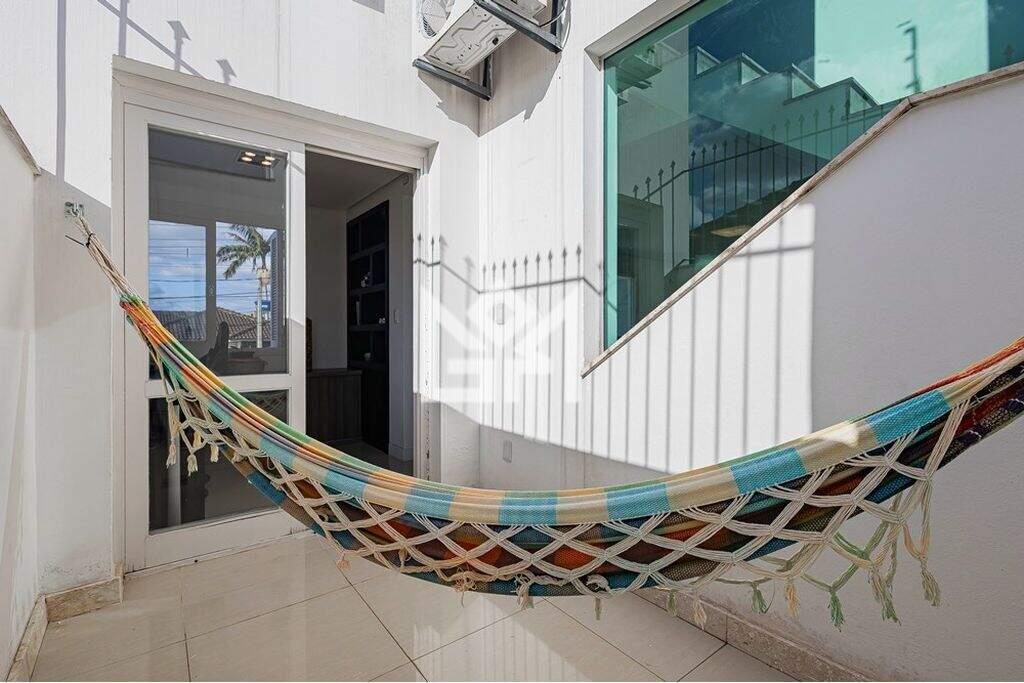 Casa com 3 quartos à venda, 249m² - Vila Ipiranga - Porto Alegre: 