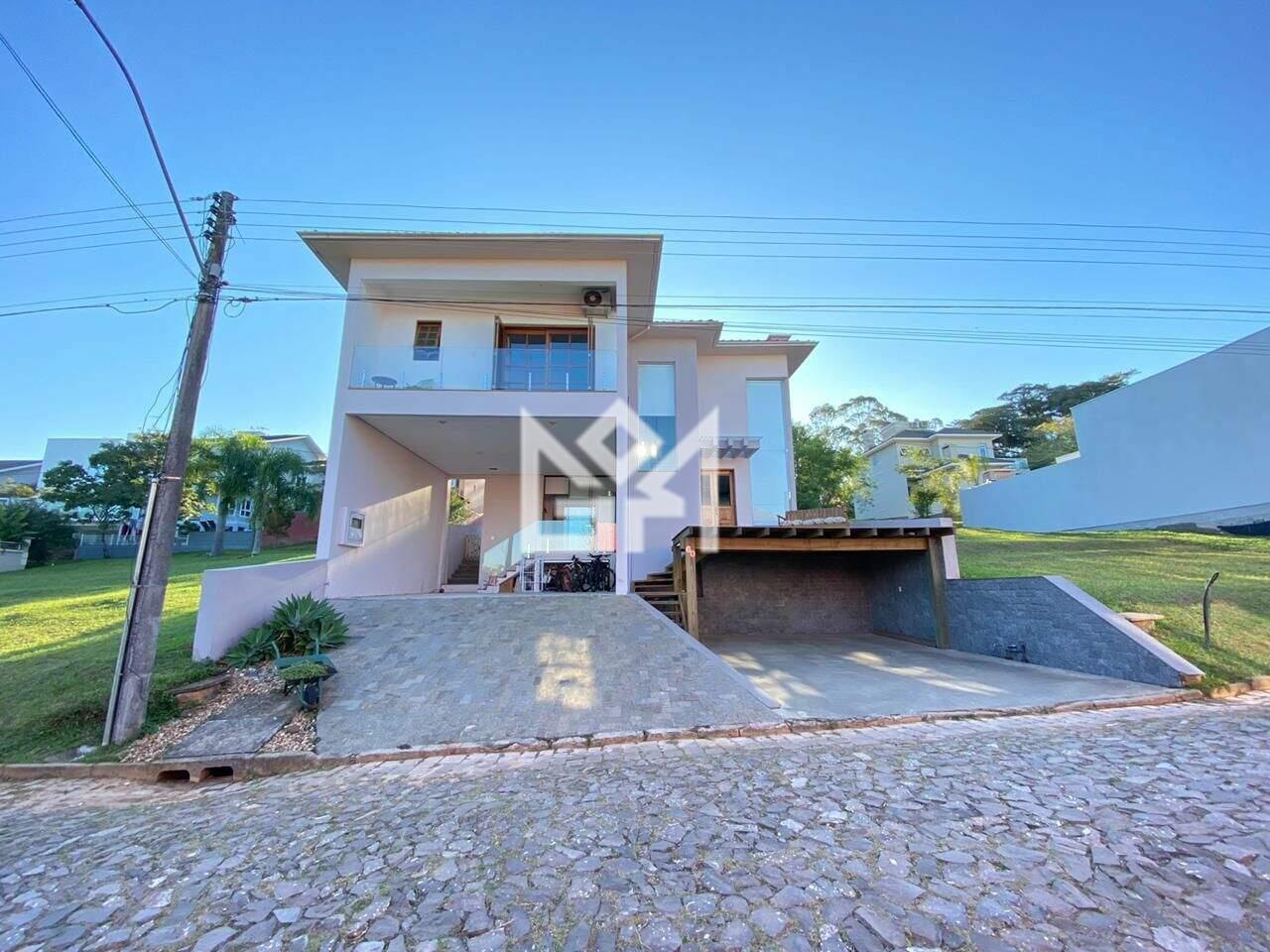 Casa com 3 quartos à venda, 270m² - Jansen - Gravataí: 
