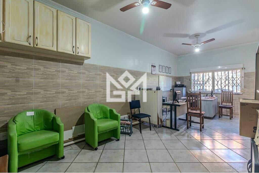 Casa com 3 quartos à venda, 369m² - Santa Maria Goretti - Porto Alegre: 