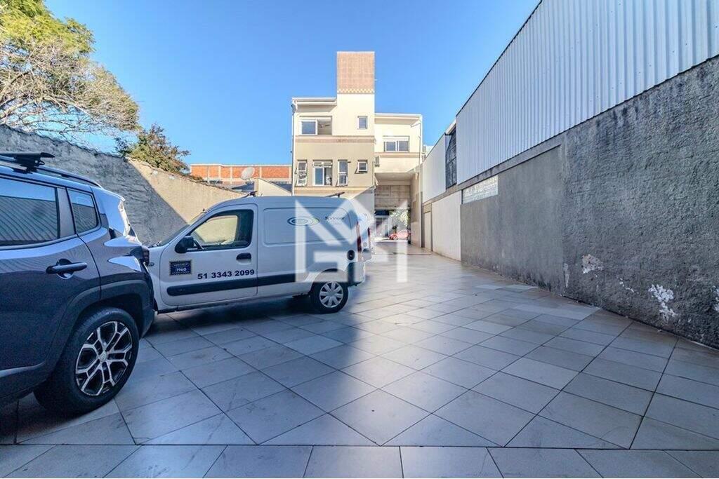 Casa com 3 quartos à venda, 369m² - Santa Maria Goretti - Porto Alegre: 