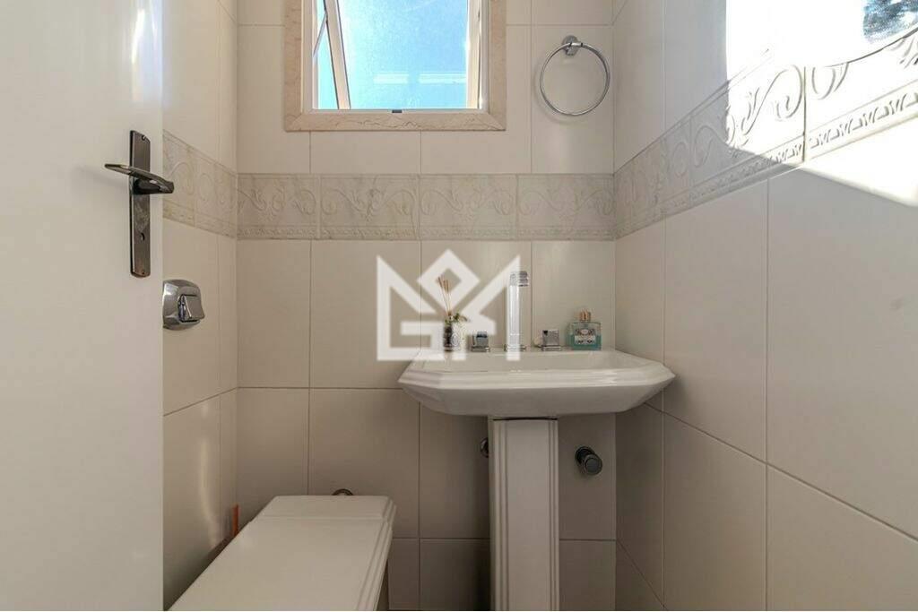 Casa com 3 quartos à venda, 369m² - Santa Maria Goretti - Porto Alegre: 