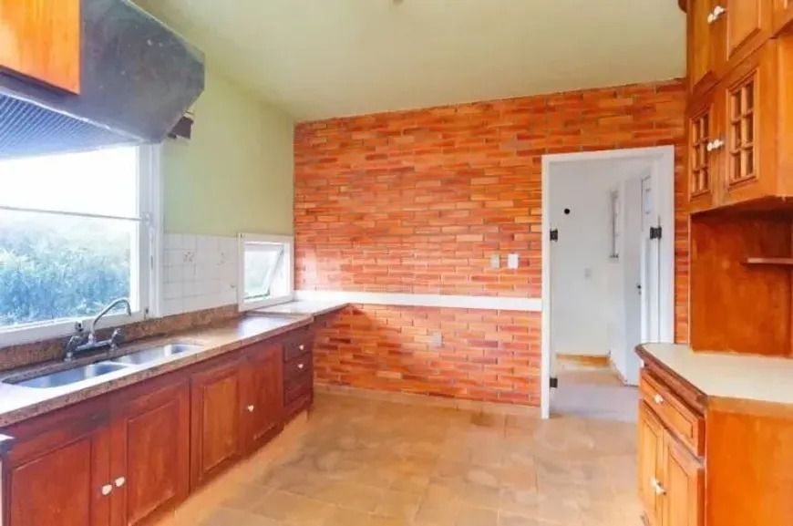 Casa com 4 quartos para aluguel, 242m² - Bela Vista - Porto Alegre: 