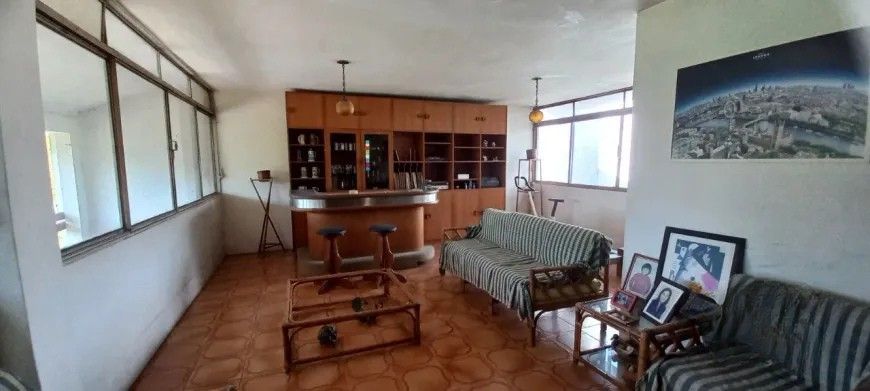 Casa com 3 quartos para aluguel, 600m² - Jardim Lindóia - Porto Alegre: 