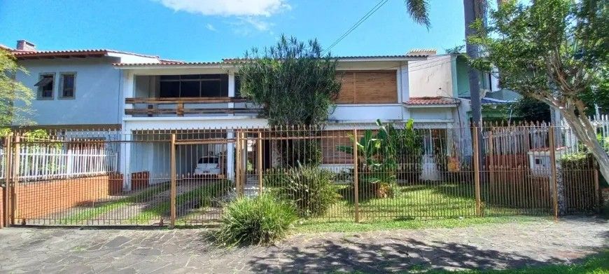 Casa com 3 quartos para aluguel, 600m² - Jardim Lindóia - Porto Alegre: 
