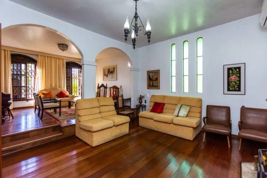 Casa com 6 quartos para aluguel, 406m² - Chácara das Pedras - Porto Alegre: 