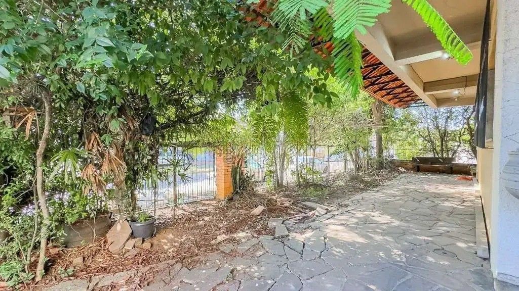 Casa com 4 quartos para aluguel, 340m² - Vila Ipiranga - Porto Alegre: 