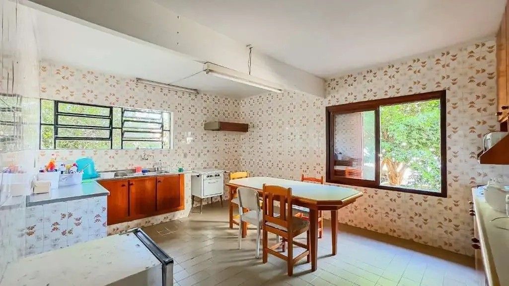 Casa com 4 quartos para aluguel, 340m² - Vila Ipiranga - Porto Alegre: 
