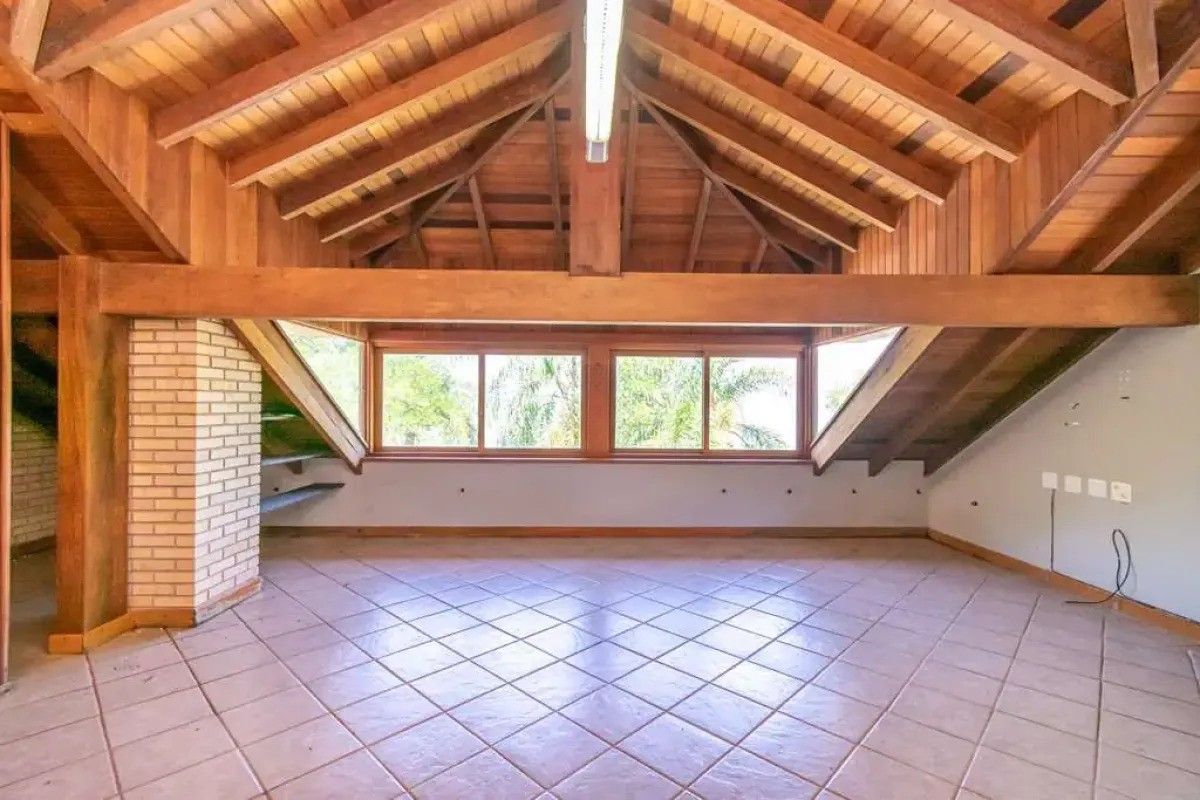 Casa com 3 quartos para aluguel, 600m² - Pedra Redonda - Porto Alegre: 