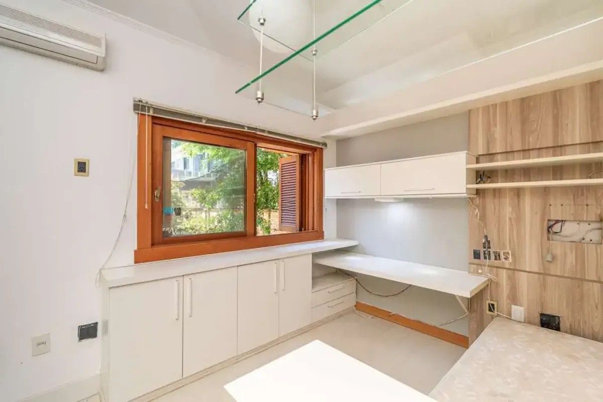 Casa com 3 quartos para aluguel, 600m² - Pedra Redonda - Porto Alegre: 