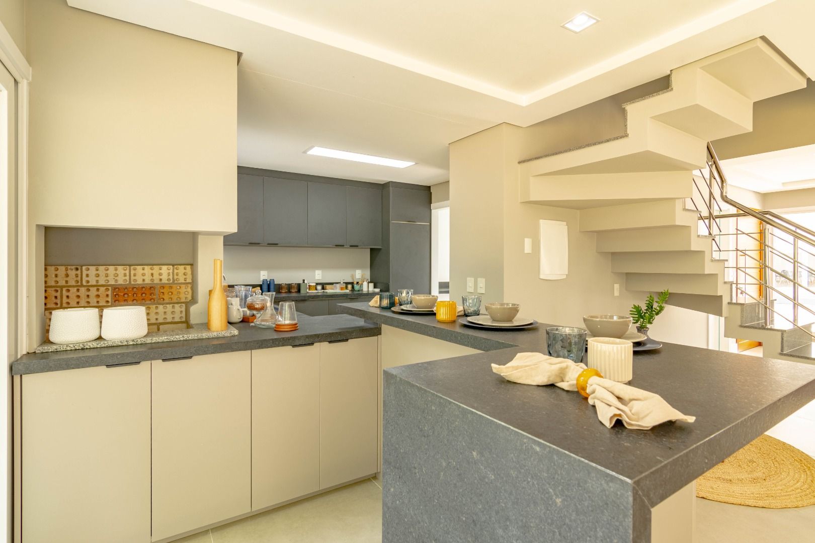 Casa com 3 quartos para aluguel, 310m² - Pedra Redonda - Porto Alegre: 