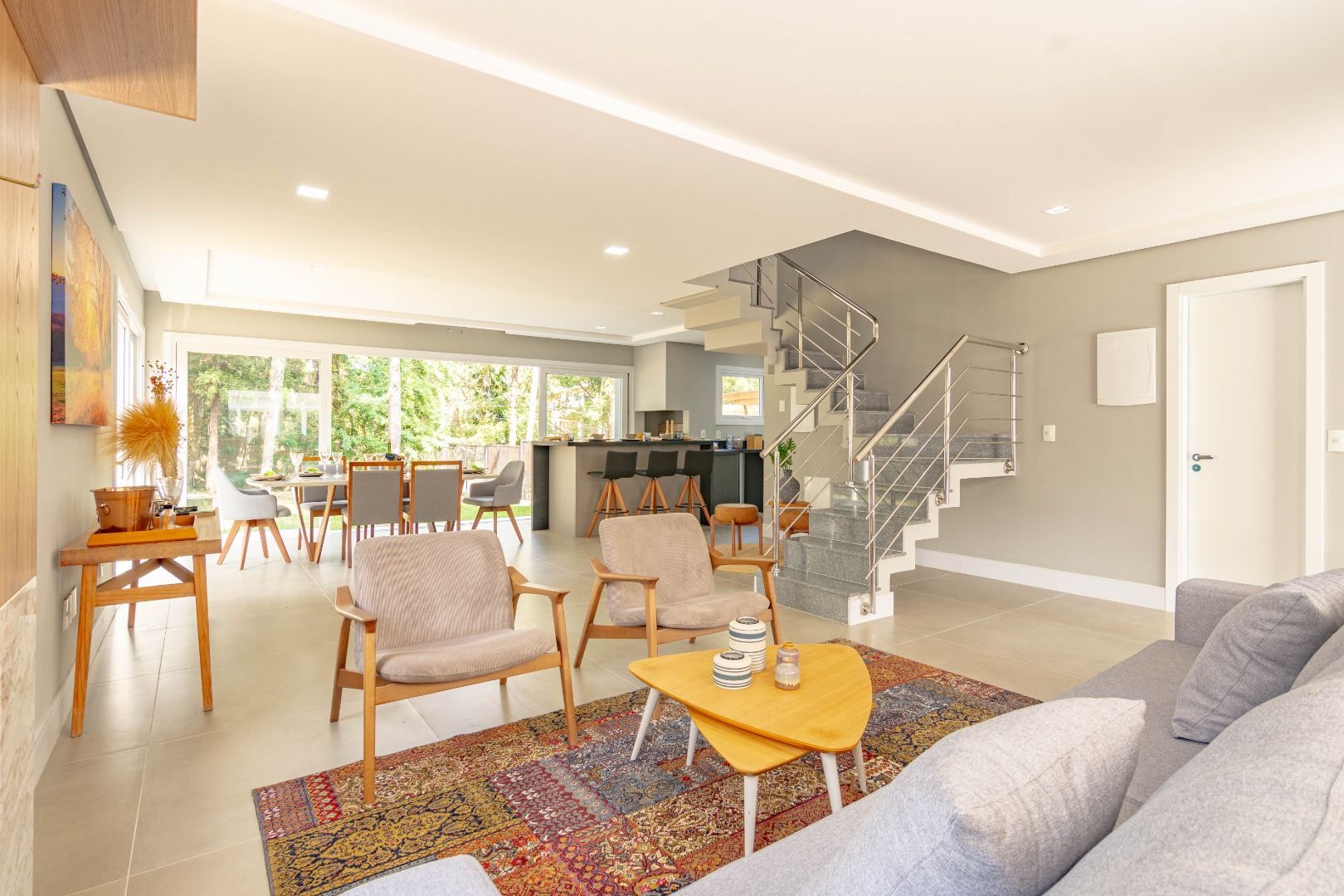 Casa com 3 quartos para aluguel, 310m² - Pedra Redonda - Porto Alegre: 