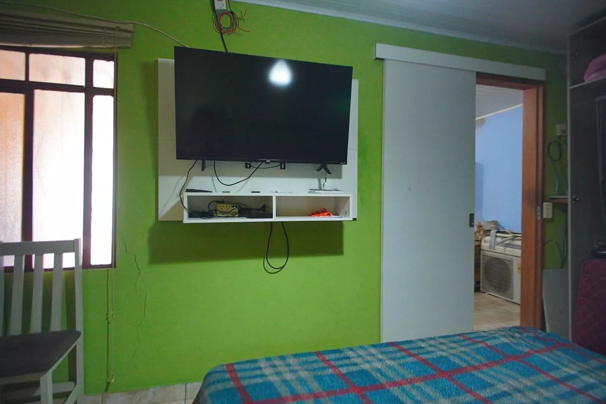 Casa com 2 quartos para aluguel, 52m² - Rubem Berta - Porto Alegre: 