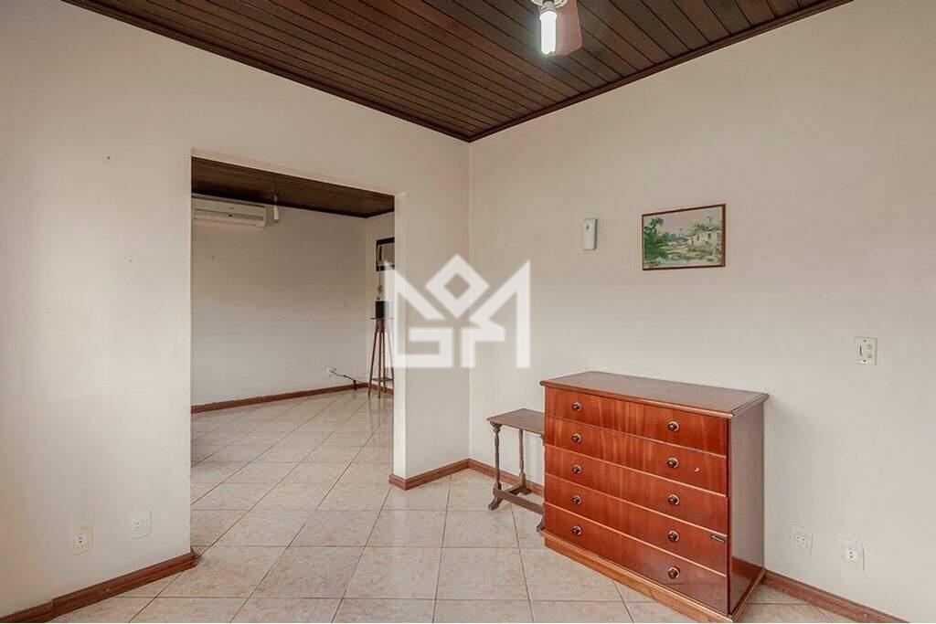 Casa com 4 quartos à venda, 198m² - Cavalhada - Porto Alegre: 