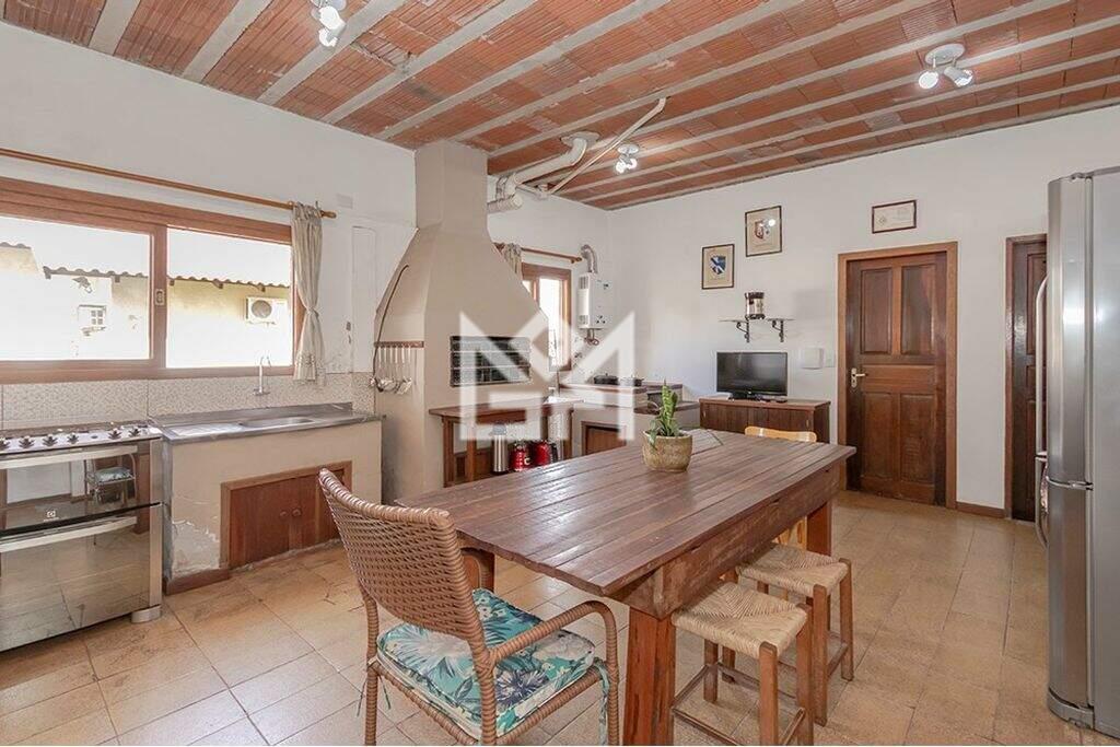 Casa com 4 quartos à venda, 198m² - Cavalhada - Porto Alegre: 