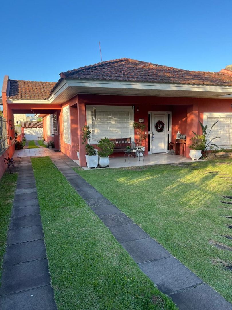 Casa com 5 quartos para aluguel, 295m² - Hípica - Porto Alegre: 