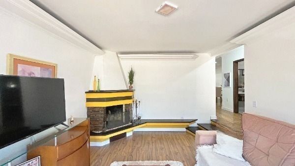 Casa com 4 quartos para aluguel, 262m² - Camaquã - Porto Alegre: 