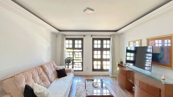 Casa com 4 quartos para aluguel, 262m² - Camaquã - Porto Alegre: 