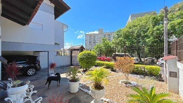 Casa com 4 quartos para aluguel, 262m² - Camaquã - Porto Alegre: 