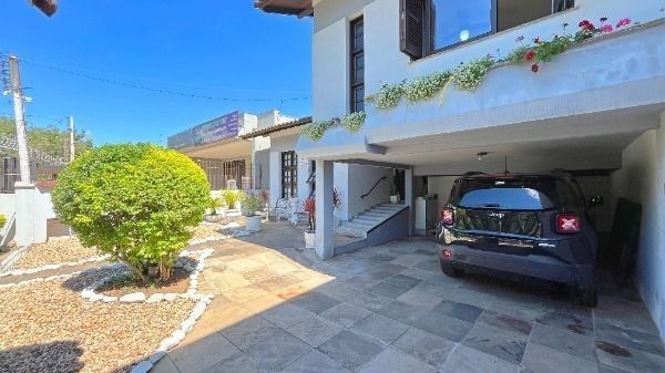 Casa com 4 quartos para aluguel, 262m² - Camaquã - Porto Alegre: 
