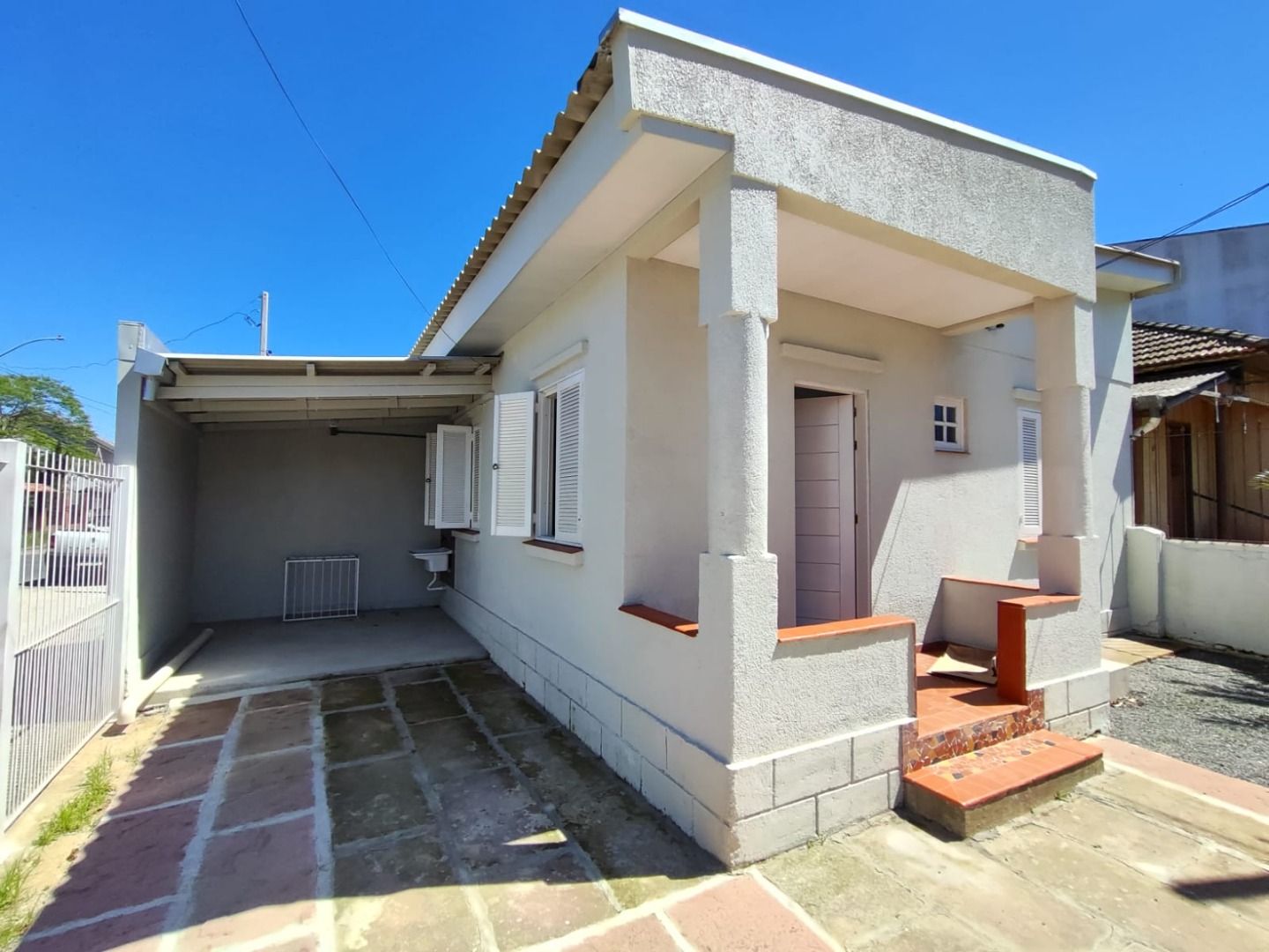 Casa com 2 quartos para aluguel, 55m² - Vila Carlos Antônio Wilkens - Cachoeirinha: 