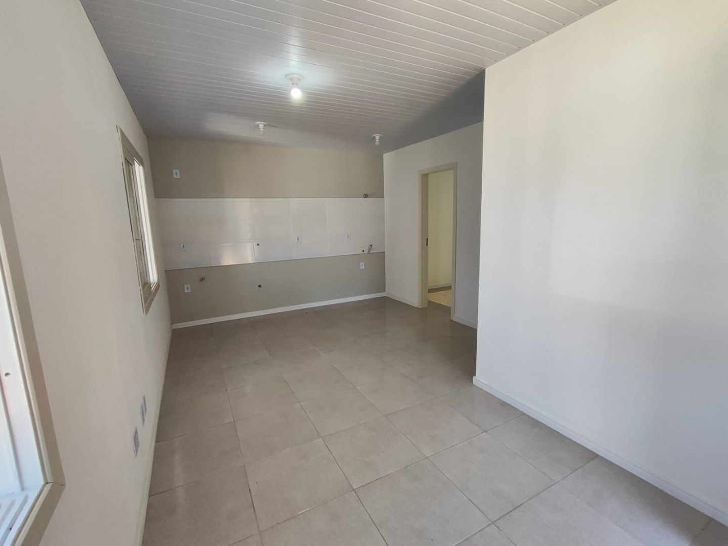 Casa com 2 quartos para aluguel, 55m² - Vila Carlos Antônio Wilkens - Cachoeirinha: 