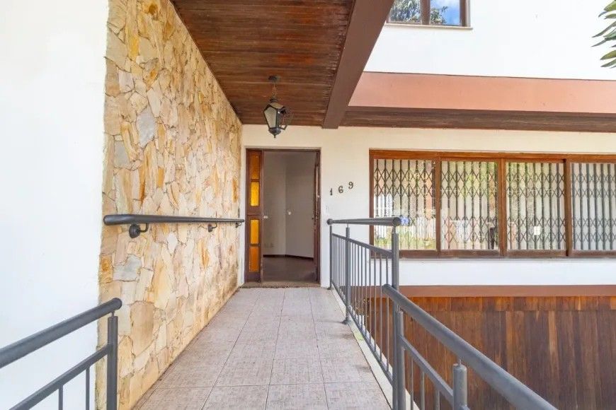 Casa com 5 quartos para aluguel, 350m² - Nonoai - Porto Alegre: 