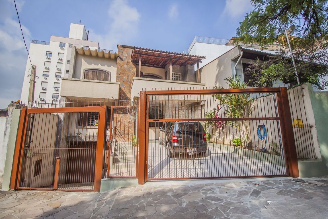 Casa com 3 quartos para aluguel, 287m² - São João - Porto Alegre: 
