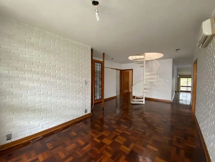 Casa com 3 quartos para aluguel, 300m² - Três Figueiras - Porto Alegre: 