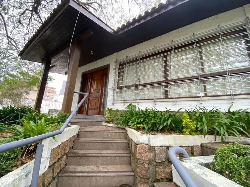 Casa com 3 quartos para aluguel, 300m² - Três Figueiras - Porto Alegre: 